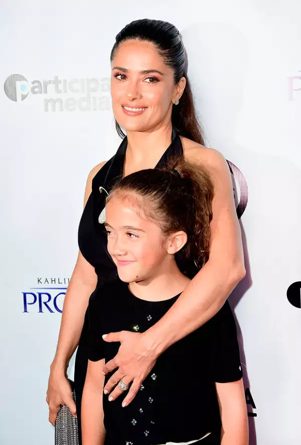 Salma junto a su hija Valentina Paloma.