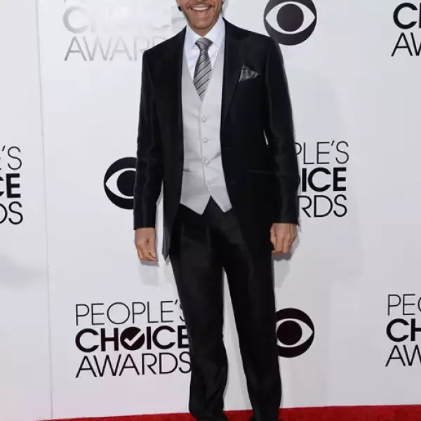 Eugenio Derbez se mudó a Los Ángeles para continuar su carrera como director de cine luego de su éxito en No se Aceptan Devoluciones.