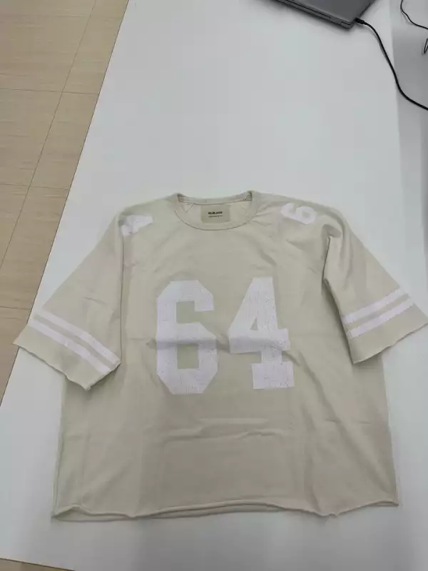 bad-bunny-regalo-empleados-zara-jersey