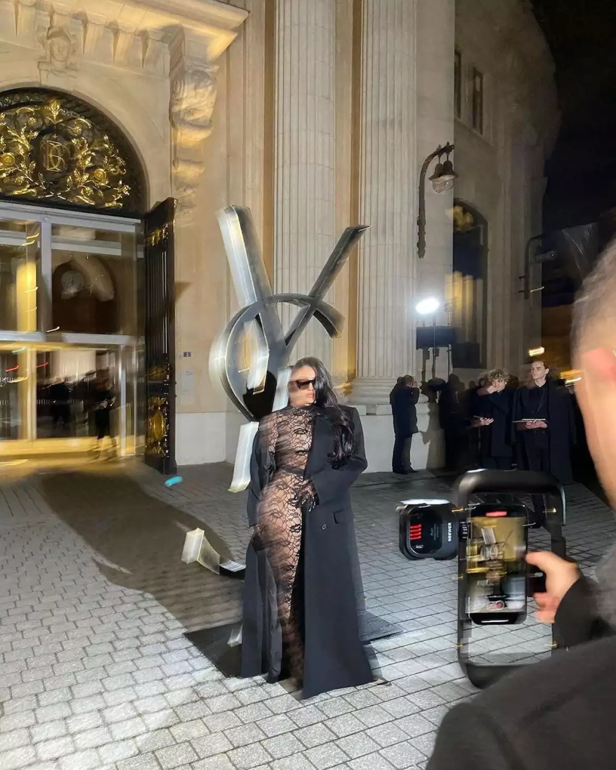 catsuit-lourdes-de-leon-encaje-negro.jpg