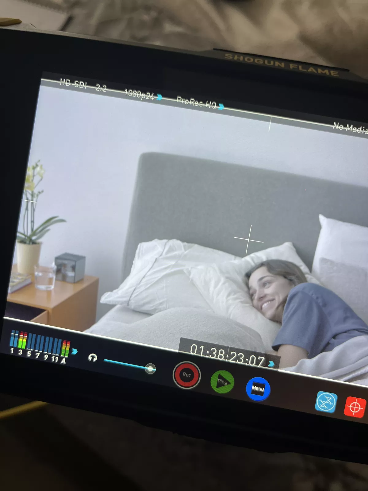 Elena del Río detrás de cámaras (Más allá de ti / Cortesía)