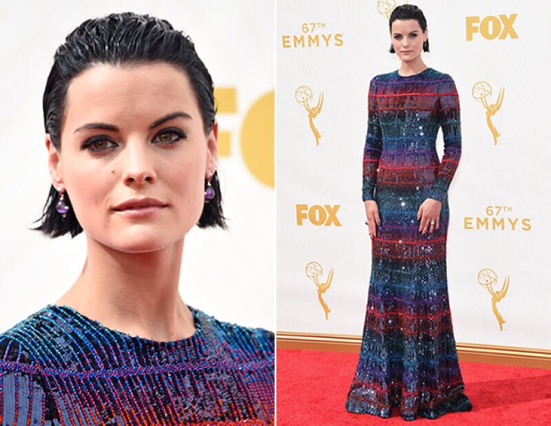 Jaimie Alexander lució un Armani Privé fall 2015.