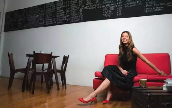 SU SUEÑO. El libro contiene 61 poemas que ha escrito de los 15 a los 20 años.