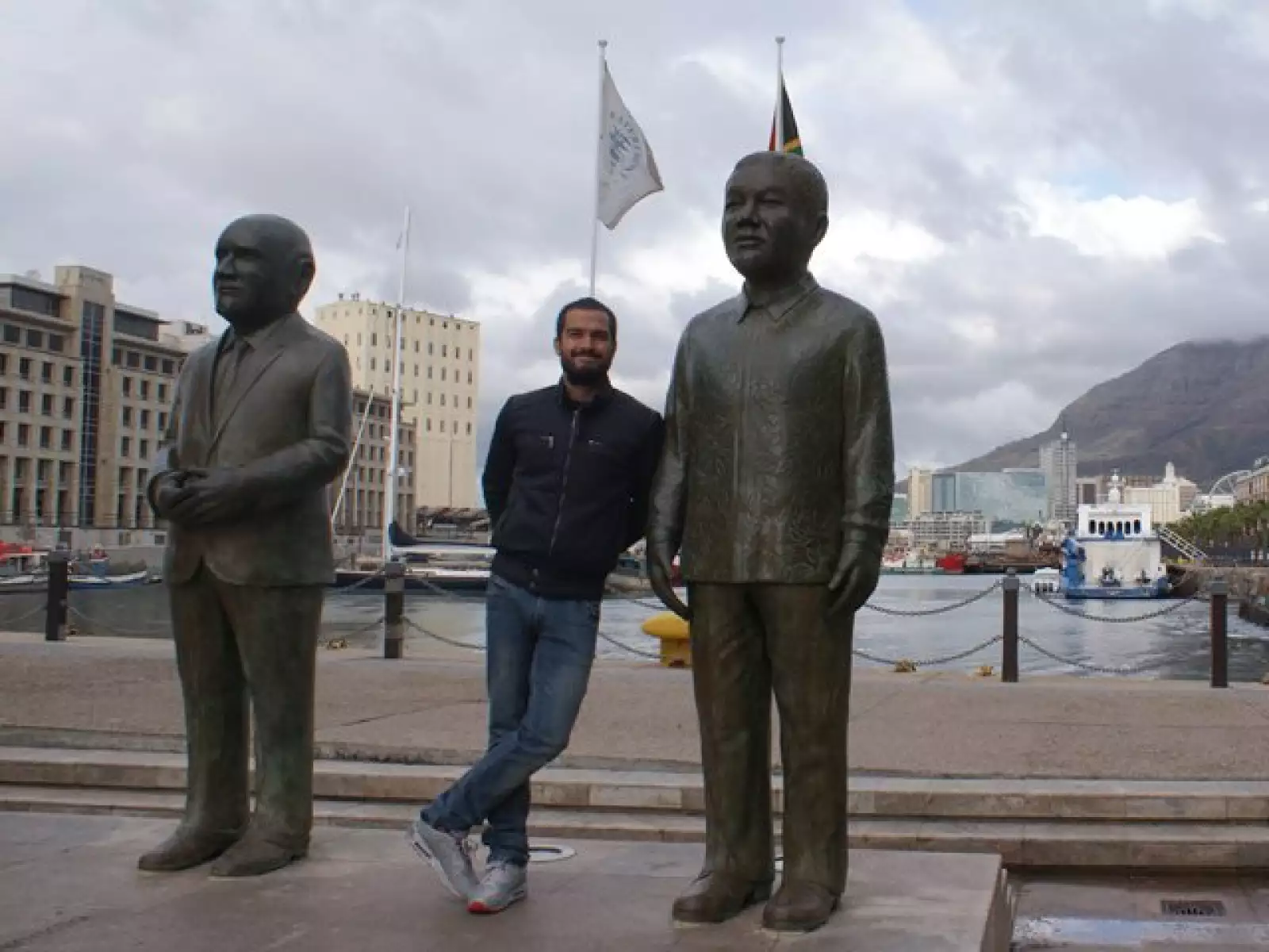 Es impresionante el amor que le tienen a Nelson Mandela. Todo mundo habla con mucho orgullo de los cambios que le trajo al país y a la raza negra.