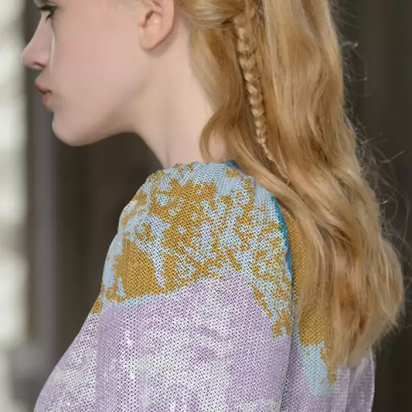 Giamba, Milán: También decidió llevar trenzas junto con el pelo suelto.