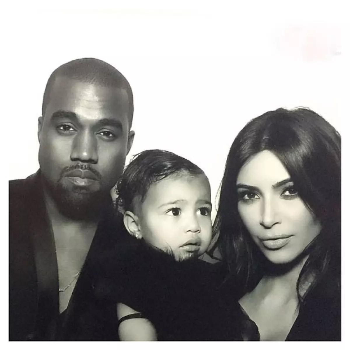 Kim festejó acompañada de sus dos grandes amores, Kanye y North.