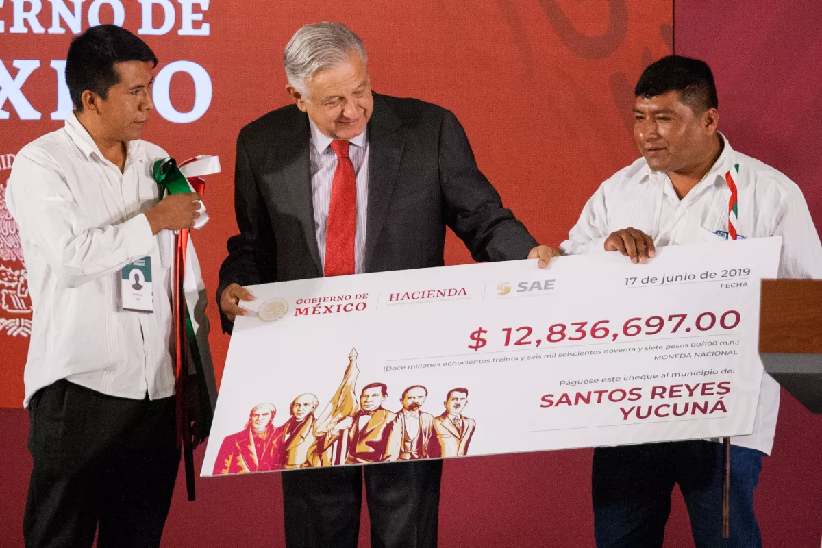 AMLO-Subasta