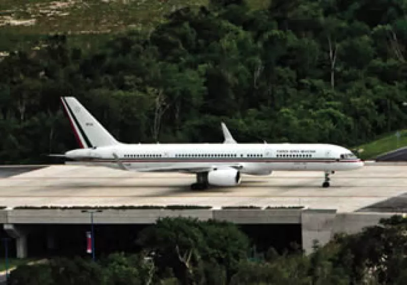 Costó casi 1,000 MDP, pero Chico Pardo cree que la segunda pista del aeropuerto de Cancún se pagará pronto. (Foto: Procesofoto)