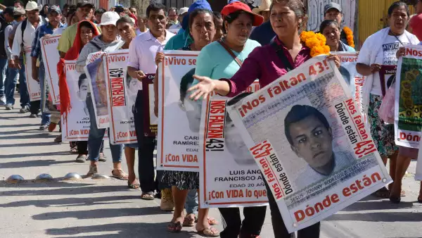 El GIEI ha señalado que las autoridades mexicanas realizaron diligencias fuera del expediente en el caso de la desaparición de los estudiantes normalistas.