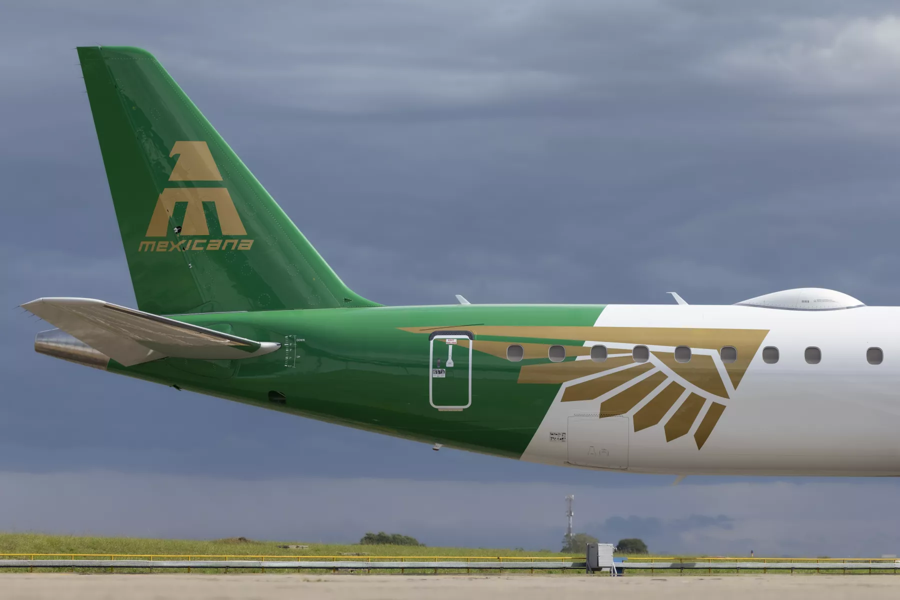 Mexicana de Aviación recibe su primer avión Embraer: así es por dentro 