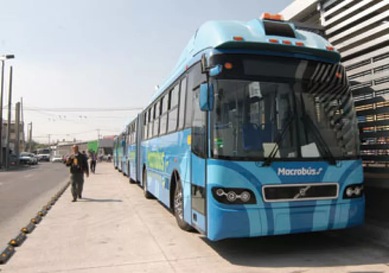 El Macrobús de la Zona Metropolitana de Guadalajara ocasiona pérdidas a comercios y caos vial. (Foto: Cortesía Gobierno de Jalisco)