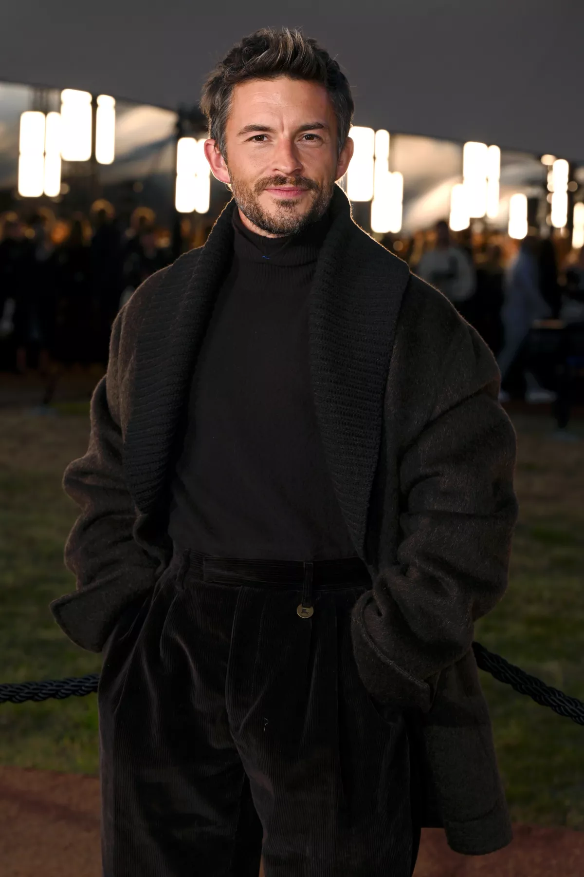 Jonathan-Bailey-hombre-mas-