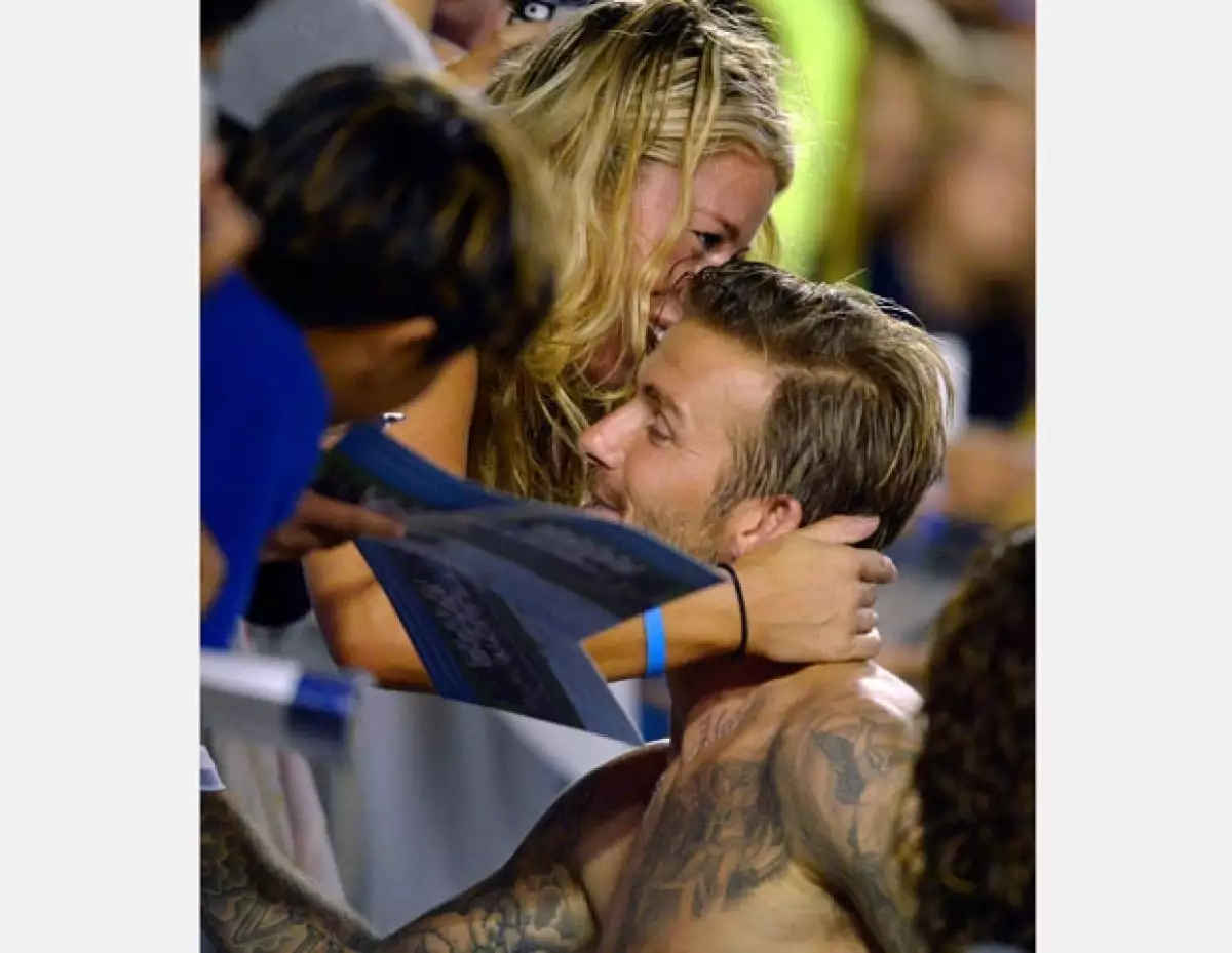 El sábado pasado después del su partido contra el Real Salt Lake, el esposo de Victoria Beckham tuvo un gesto amable con una mujer que se encontraba en primera fila.