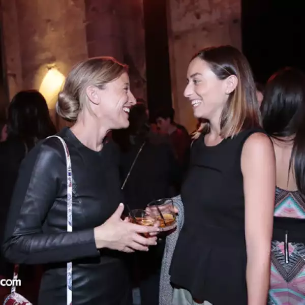 María Macarro,Anne de la Parra