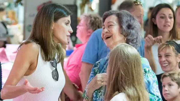 Letizia y Sofía, reinas de España.