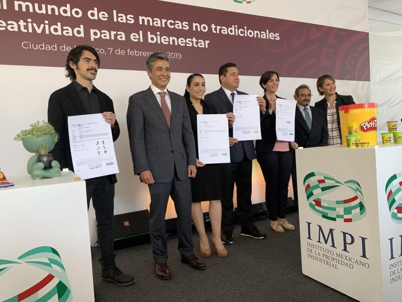 El IMPI entrega títulos de marcas no tradicionales
