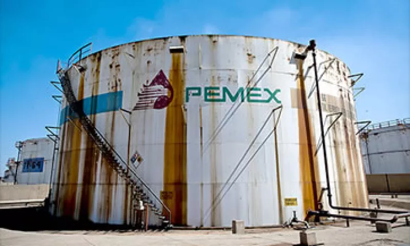 Las aportaciones de Pemex representan el 32% de los ingresos del Gobierno mexicano. (Foto: Cortesía CNNMoney.com)