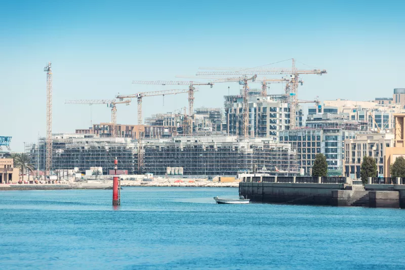 Mexicanos apuestan por el extranjero para proteger su patrimonio: lugares donde más invirtieron en 2025 