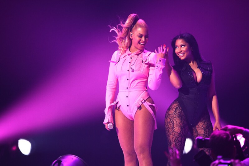 La cantante realizó un perfomance en el evento con la rapera Nicki Minaj.