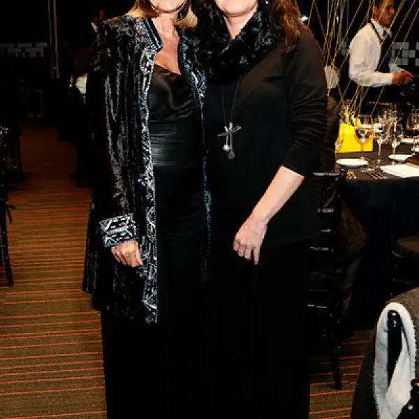Teresa Ares y Mónica Hevia