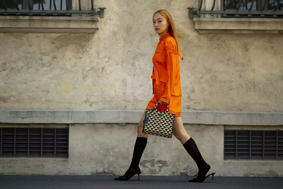 outfit con camisas mujer