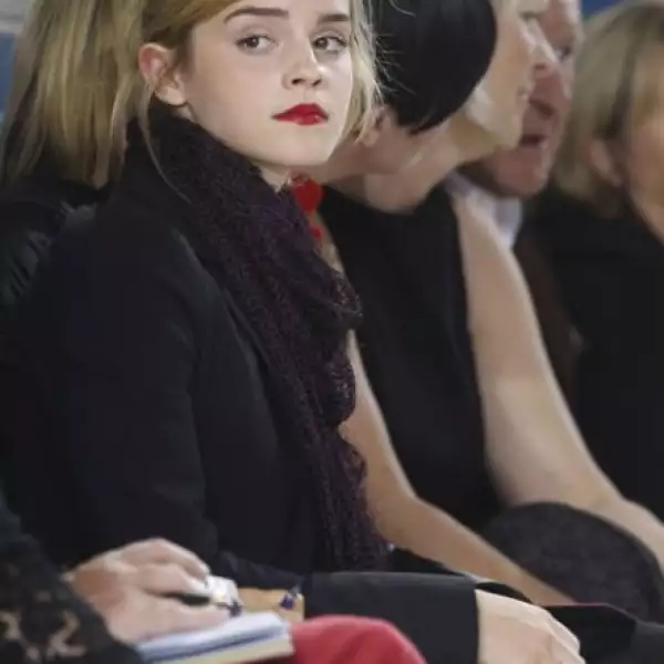 Su amor por la moda siempre ha sido evidente: aquí la vemos en las pasarelas de London Fashion Week.