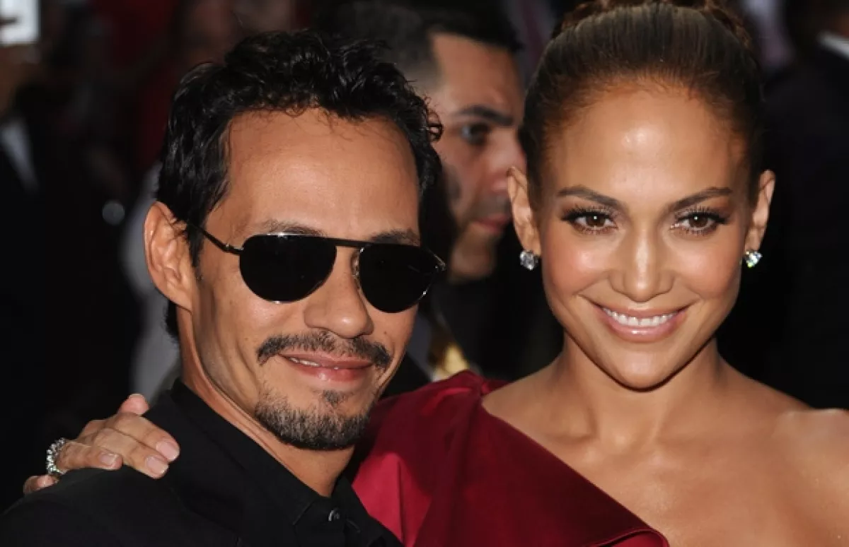 Con Marc Anthony, su todavía esposo.