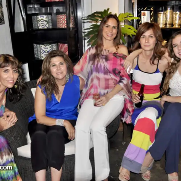Beatriz Castañeda, Virginia Guerra, Cristina Canales, Luz Ma Villarreal y Pao Zerguine