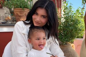 kylie-stormi.jpg