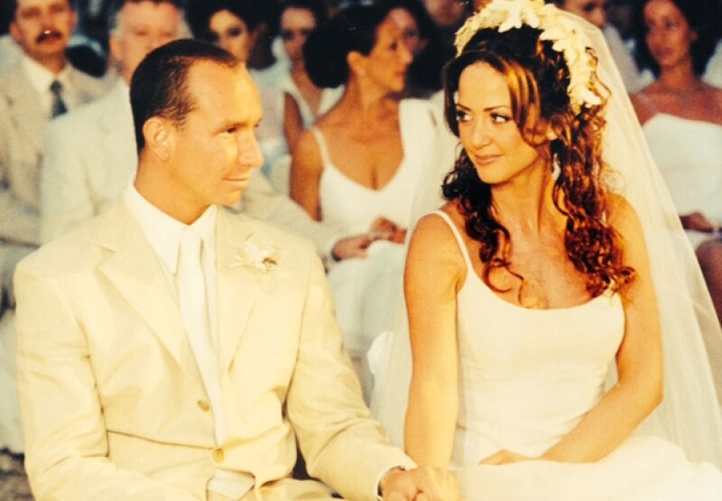 La pareja se unió en matrimonio el primero de abril del año 2000.