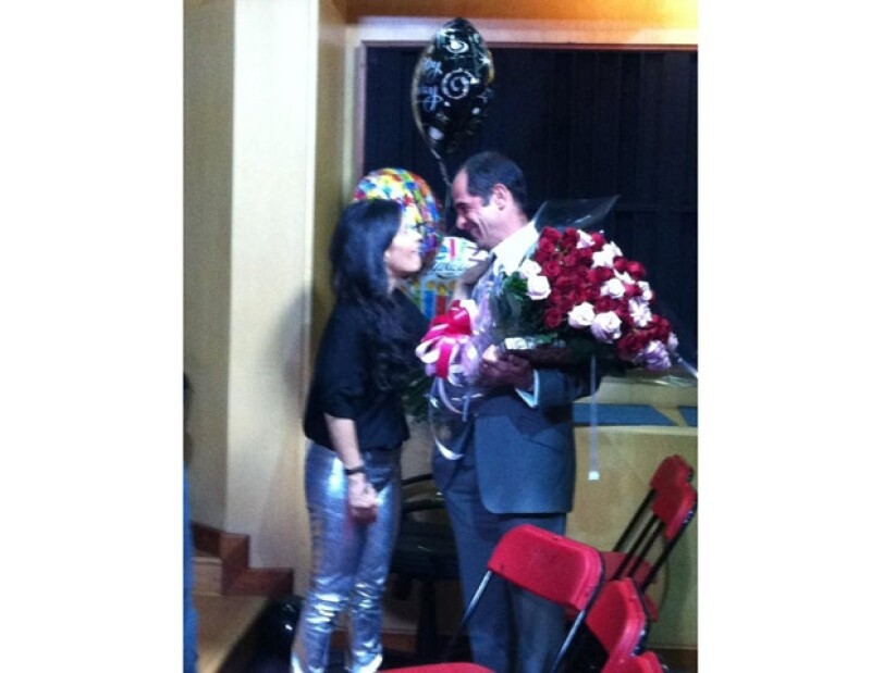 Con su esposo, Juan Garibay.