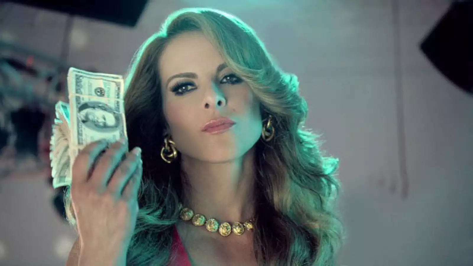 Kate del Castillo en Dueños del Paraíso, serie de Telemundo.