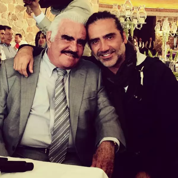 Alejandro Fernández nunca deja de expresar su gran amor a su papá.