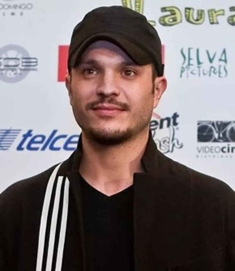 El actor escribirá una historia sobre el terremoto de 1985 en la Ciudad de México.