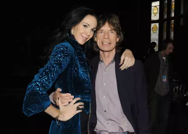El cantante quedó en shock tras la noticia de que su novia decidió quitarse la vida.