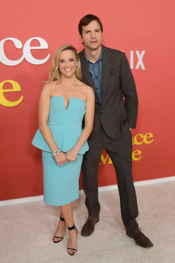 La explicación a las incómodas fotos de Reese Whiterspoon y Ashton Kutcher.