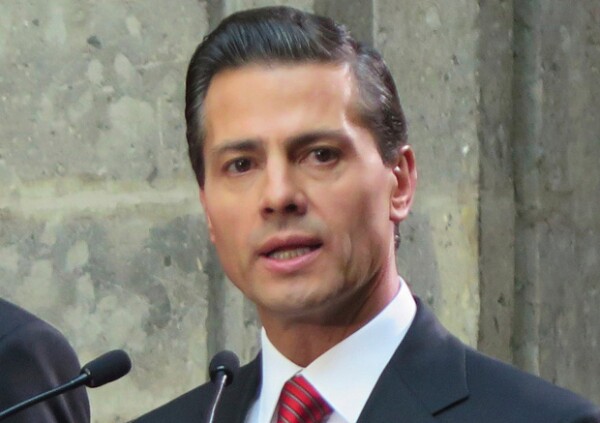 Enrique Peña Nieto escribió: "Estamos listos para recibirlo (Papa Francisco)".