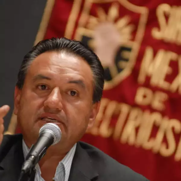 El martes en conferencia de prensa, Martín Esparza insistió que hará valer su presunto triunfo como dirigente del Sindicato Mexicano de Electricistas y adelantó la posible realización de marchas y plantones.