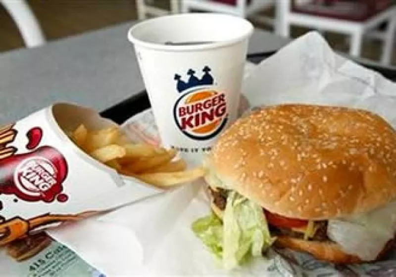 La estrategia de hamburguesas con queso por un dólar generó pérdidas a Burger King. (Foto: Reuters)