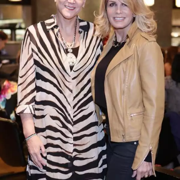 Rebeca Bernot y Patsy Pepping.