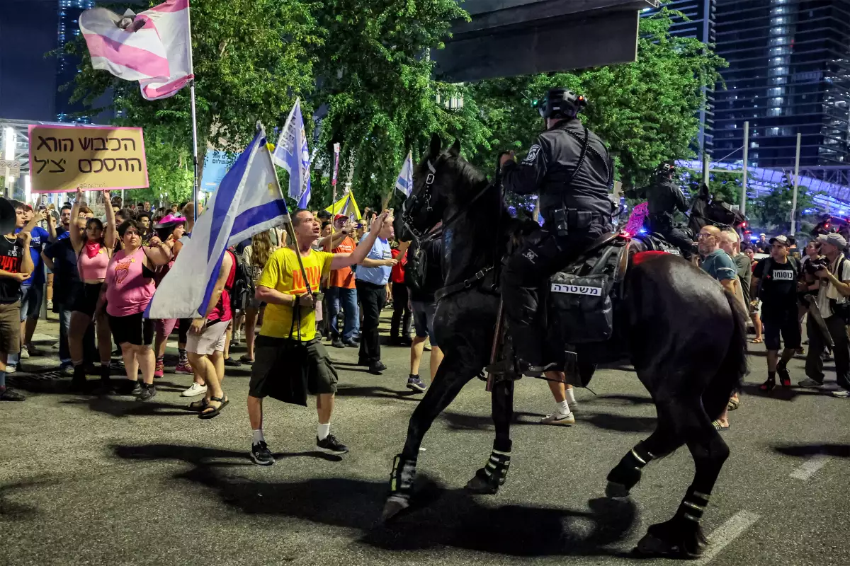 Miles de personas protestan en Tel Aviv contra el plan de control en Gaza