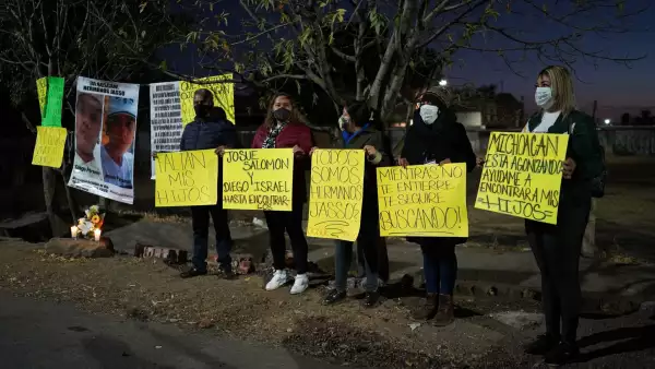 Familiares de personas desaparecidas se manifestaron para exigir respuesta a autoridades ante dicho delito.