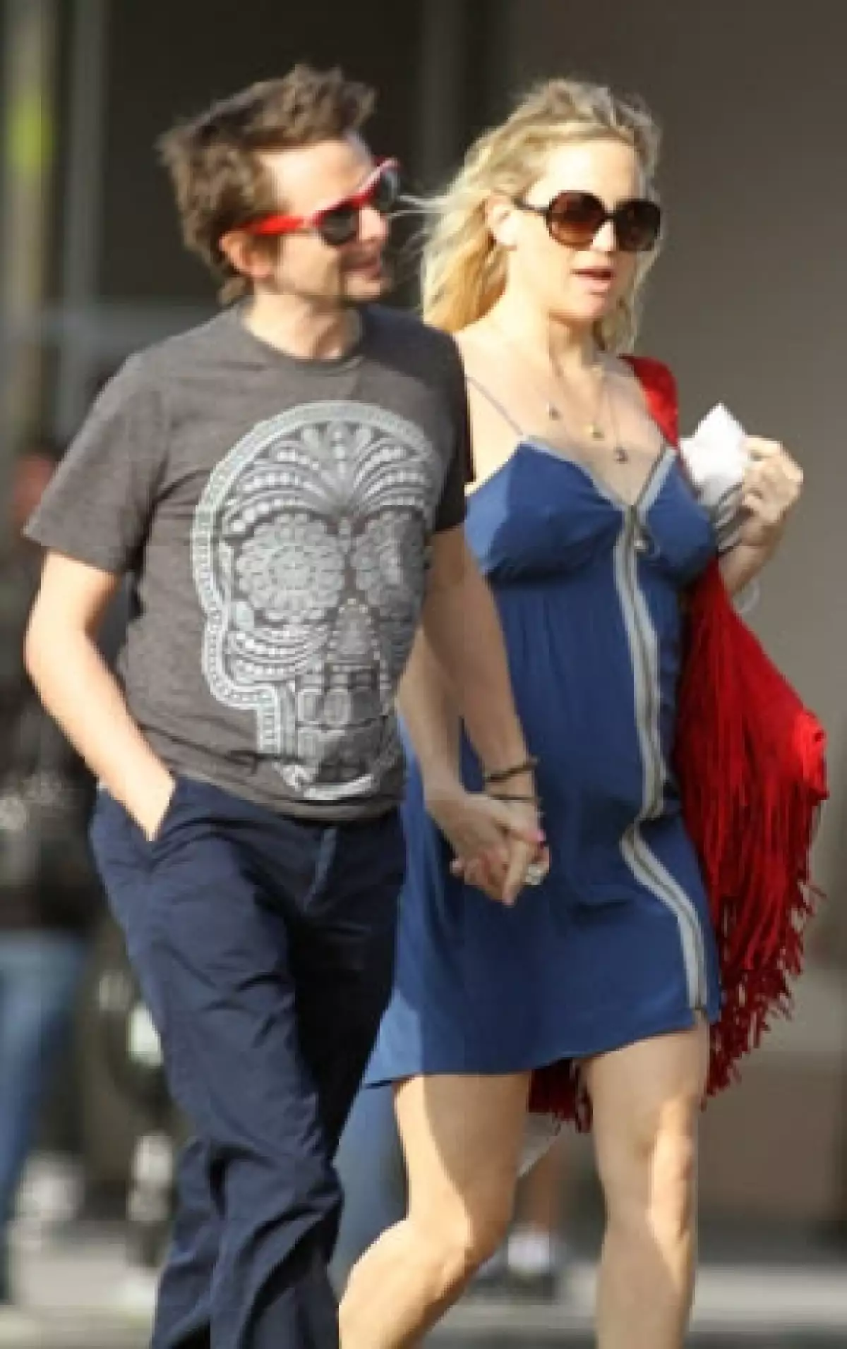 La actriz y su pareja el vocalista de Muse, Matt Bellamy, se convirtieron en padres de "un niño muy sano" que nació este sábado.