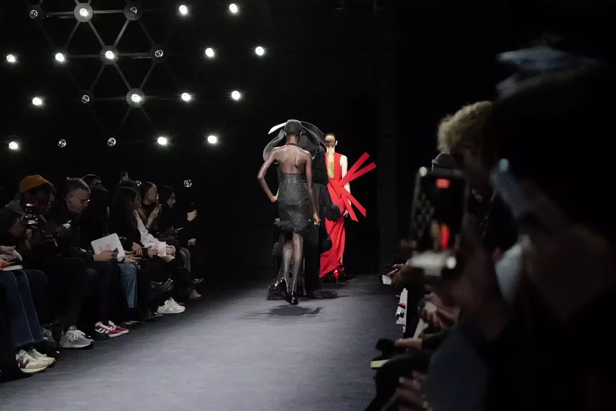 Nina Ricci presenta a la nueva generación de vampiresas francesas
