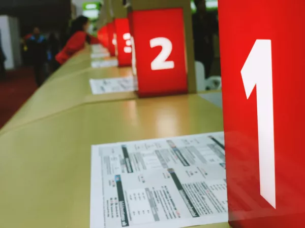 Media image to counter waiting to get customers to queue. Discipline concept