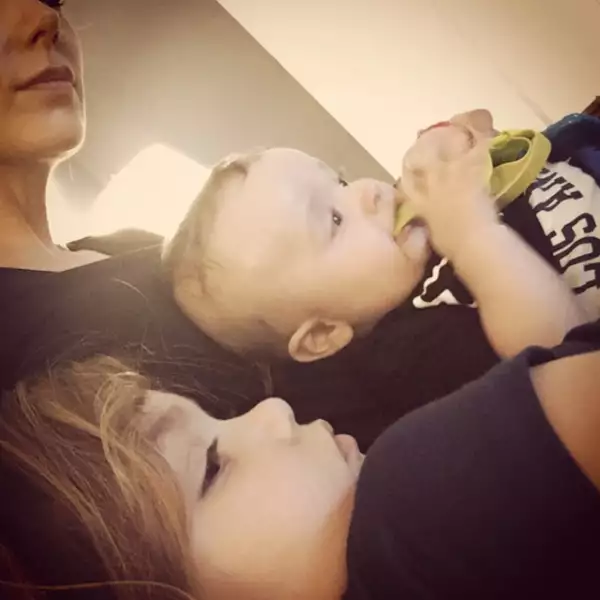 Heidi dedica gran parte de su tiempo a sus dos hijos.