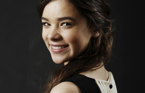 Hailee Steinfeld nación en Thousand Oaks, California.