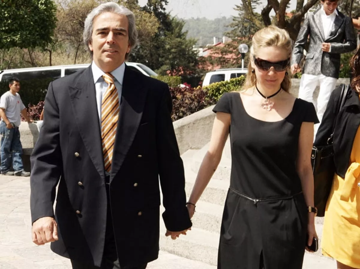 Lorenzo Lazo acompañó a su esposa a la misa que ofrecieron para Cielo Rojo.