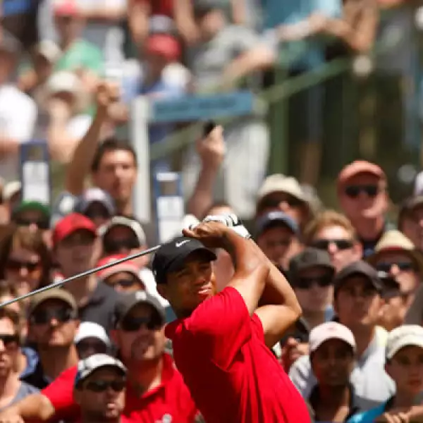 El golfista número uno del mundo resultó herido en un accidente de tránsito la madrugada del viernes cerca de su casa en Florida, tras lo cual surgieron rumores sobre las causas, entre ellos uno que implica a su esposa Elin Nordegren, de quien, según TMZ,