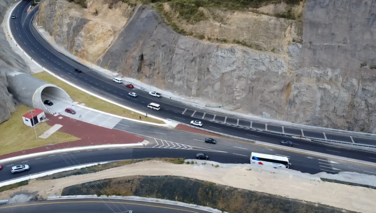 La SICT tiene nuevas funciones: está a cargo de carreteras y también de escuelas y hospitales